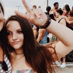 Meet your Posher, Holly